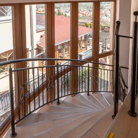 Homestay Fonix Wellness ** Apartman Heviz