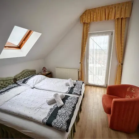 Fonix Wellness ** Apartman Gazde/Camere de închiriat