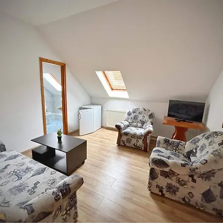 Alloggio in famiglia Fonix Wellness ** Apartman *
